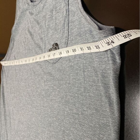 The North Face Performance Flashdry Gray Tank - Picture 11 of 12